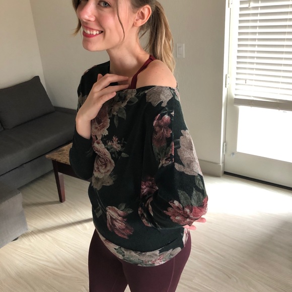 😻Last Large! Green Floral Off Shoulder Sweater - Picture 3 of 8